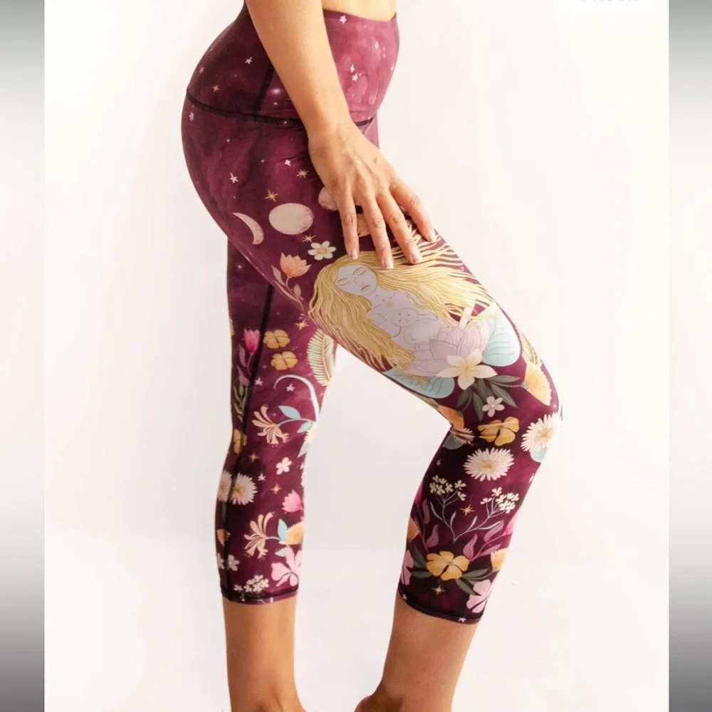 Yoga Democracy The Creator Printed Yoga Crops - Picture 2 of 5